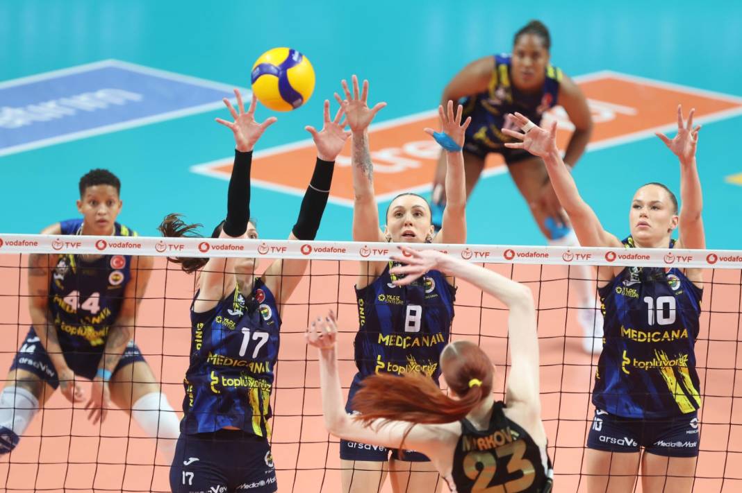 Zehra Güneş ve arkadaşları yere bir uzandı tribünlerde kimse yerinden ayrılamadı 1